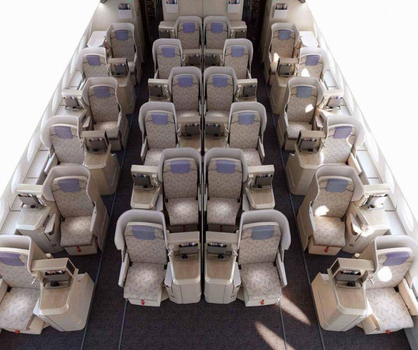 Салон а380-800 Эмирейтс