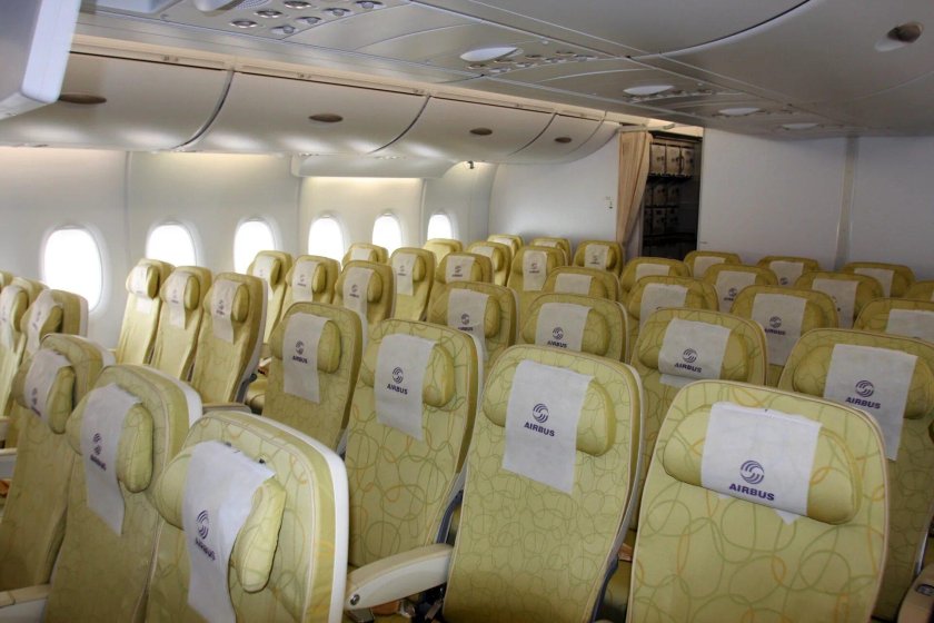 Салон а380-800 Эмирейтс