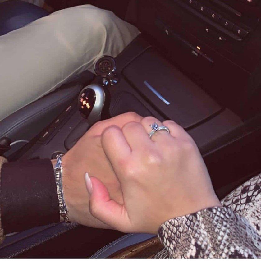 Автомобиль с кольцами