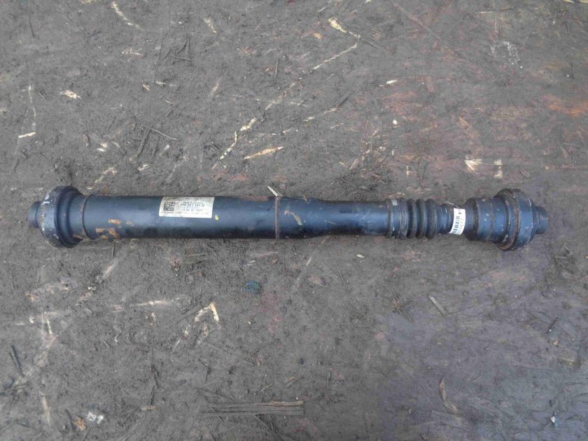 Передний кардан Туарег 4,2 2010г