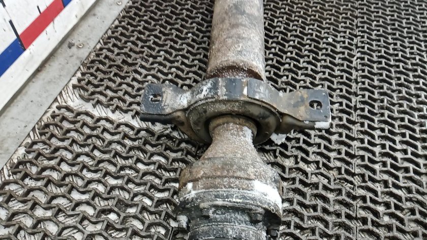 Карданный вал передний