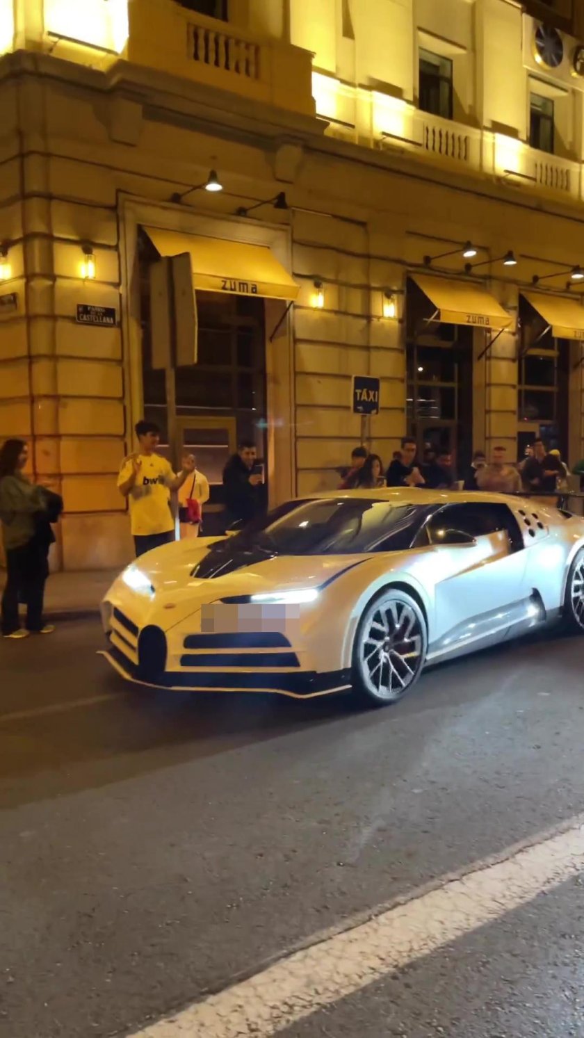 Машина Криштиану Роналду Бугатти