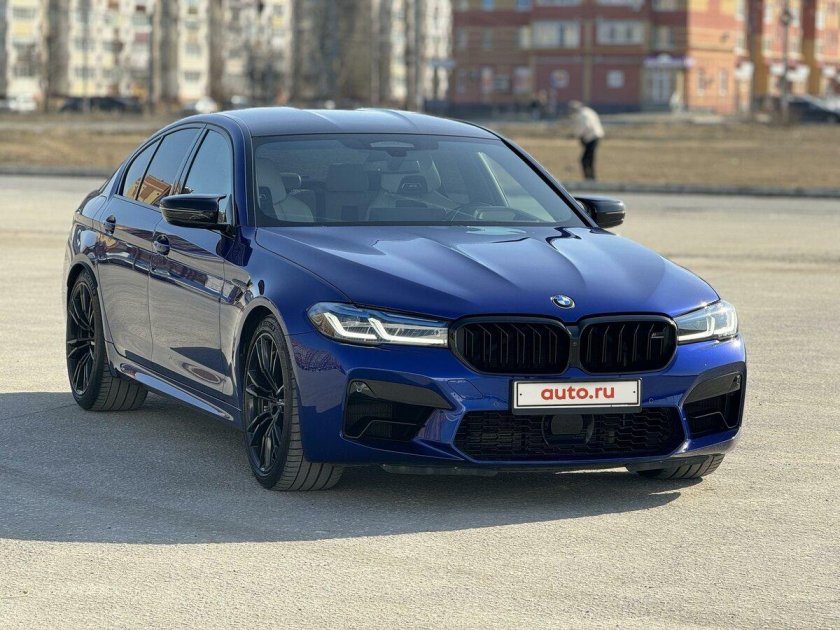 Синяя бмв м 5