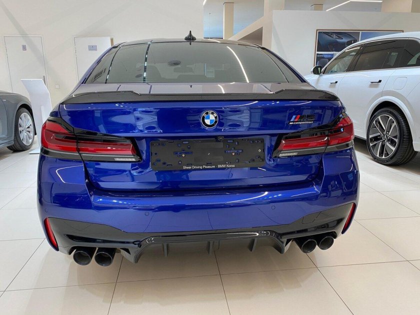 Синяя бмв м 5