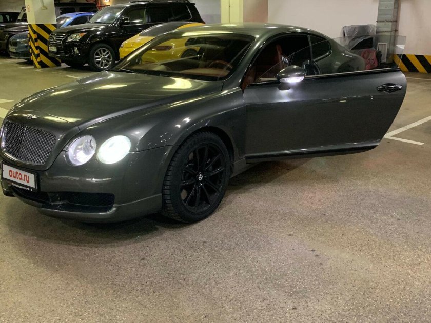 Бентли серый спортивный