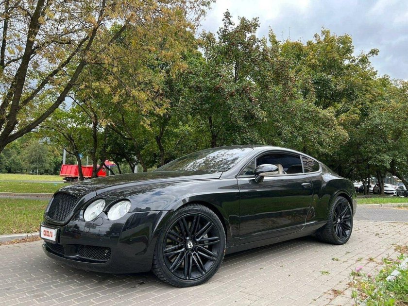 Зеленый Бентли