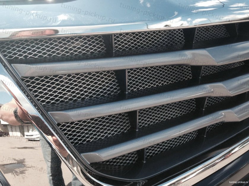 Решетка радиатора Тойота Хайлюкс