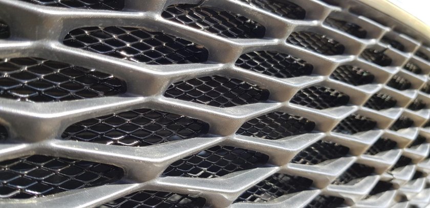 Сетка в решетку радиатора r10