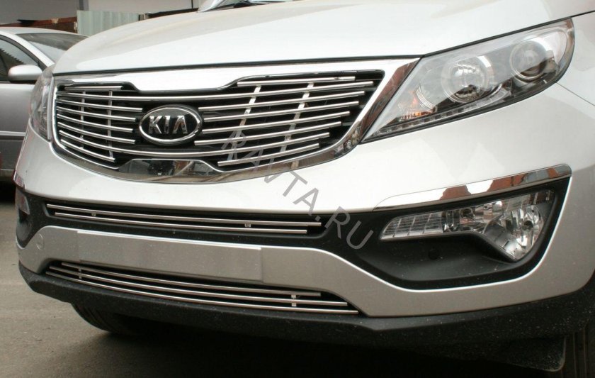Накладка на решетку радиатора Киа Спортейдж 3