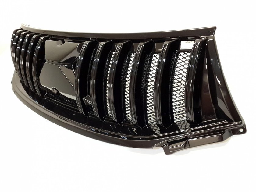 Решетка радиатора Lada XRAY