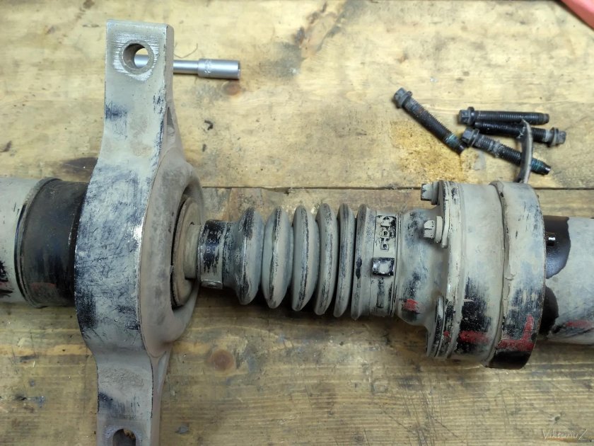 Подвесной подшипник кардана ix35