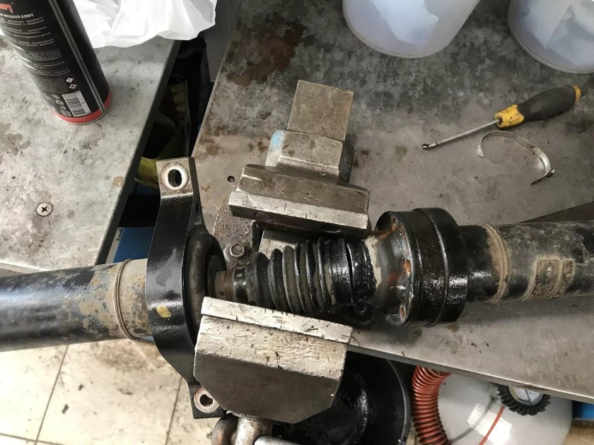 Hyundai ix35 подвесной подшипник кардана