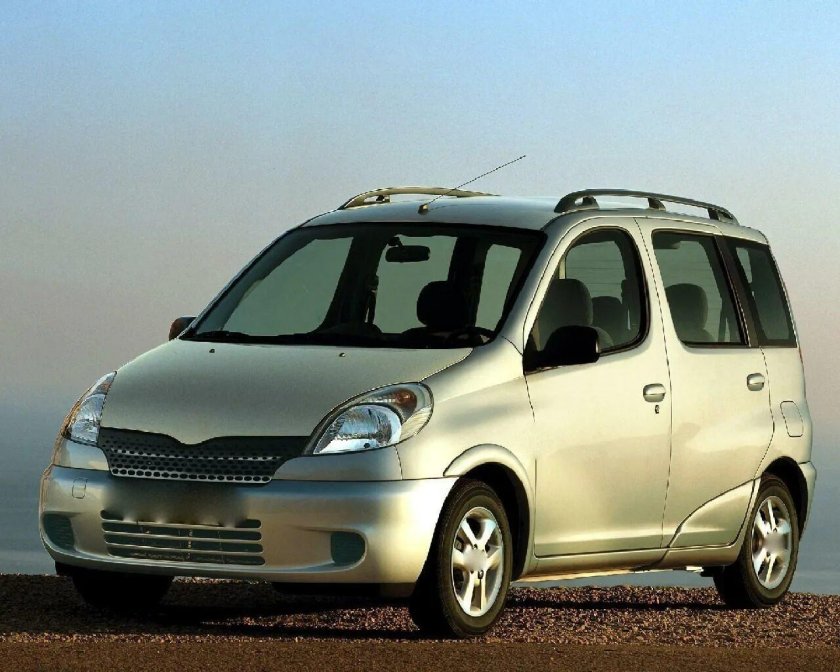 Toyota Yaris Verso 2001