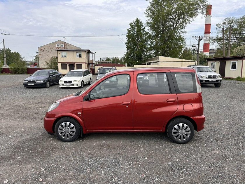 Toyota funcargo 1999 2005