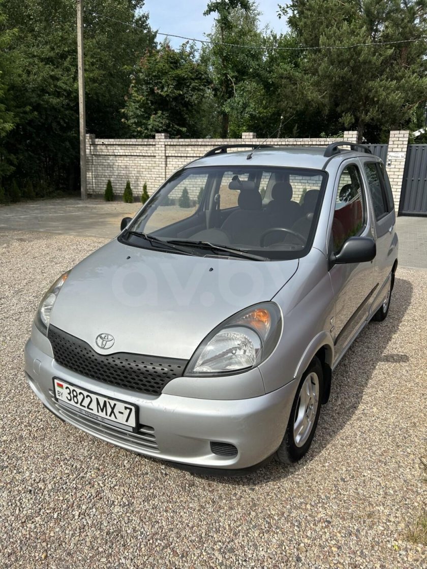 Toyota Yaris Verso 2001