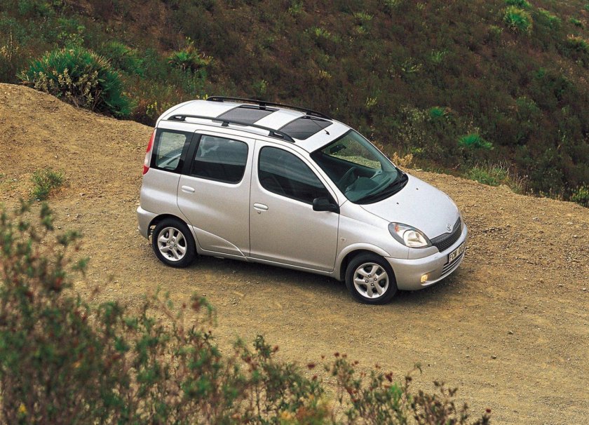 Toyota Yaris Verso 2000