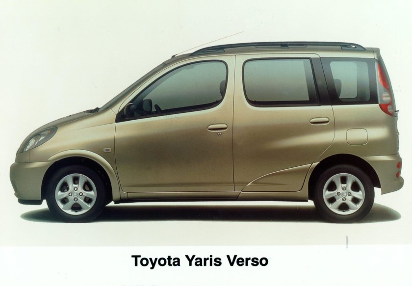 Toyota Yaris Verso 2001