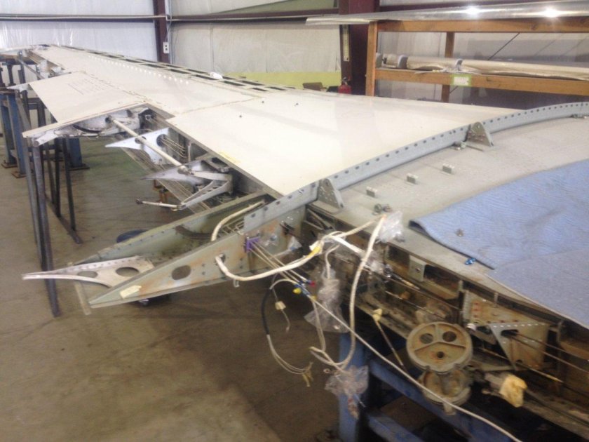 Конструкция Cessna 152 крыло