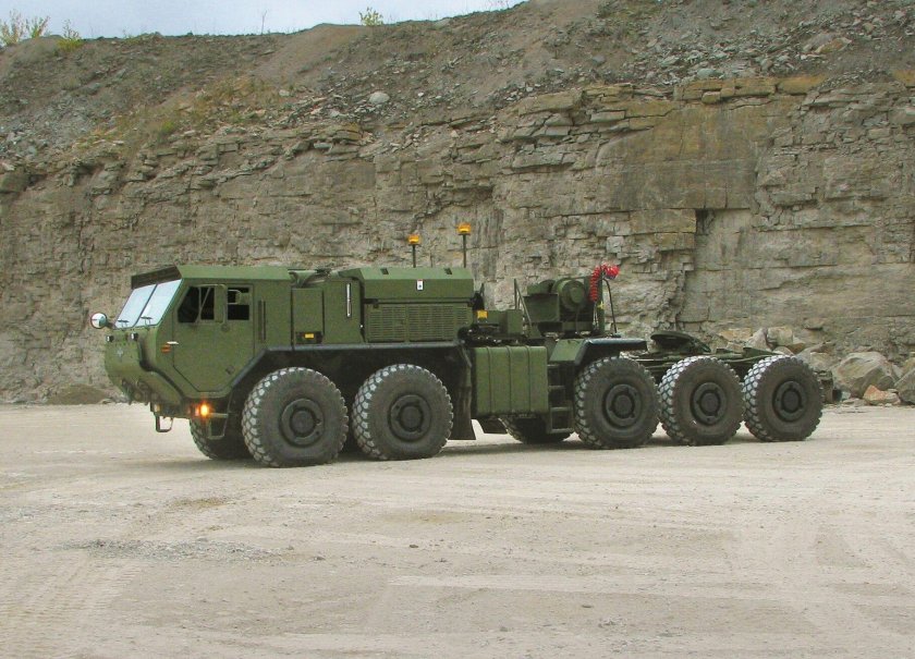 Грузовики Oshkosh LVSR