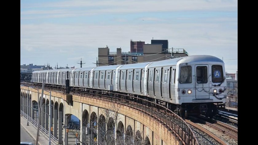 Вагон метро Нью Йорка r46