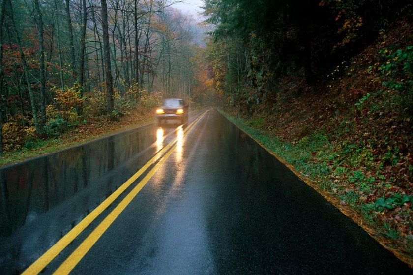 Мокрая дорога