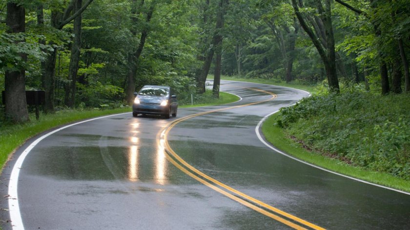 Мокрая дорога