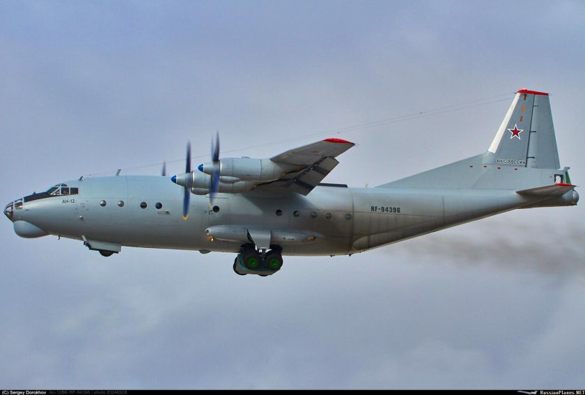 Ан12 самолет