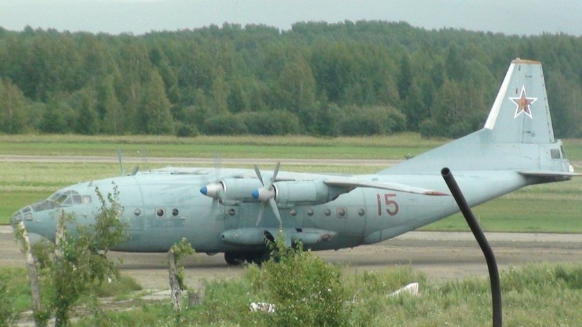 Ан 12 транспортный самолёт