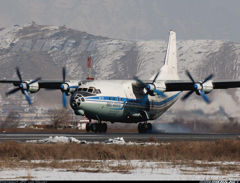 Антонов АН-12