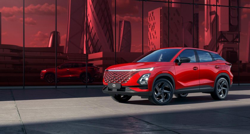 Красный кроссовер