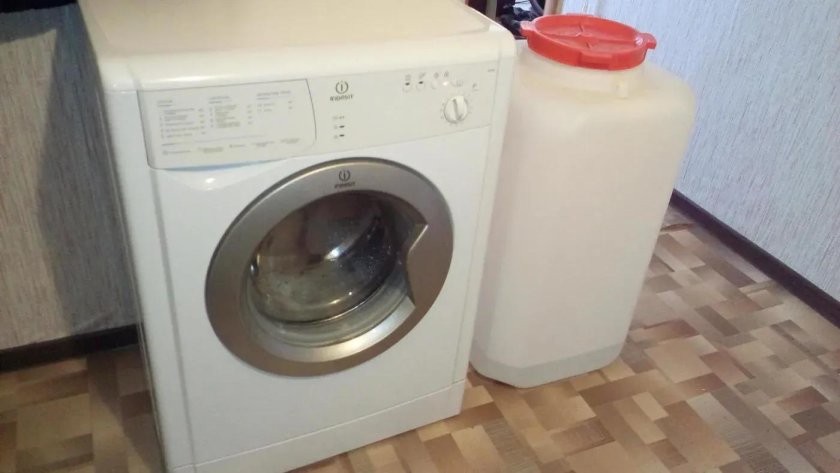 Стиральная машина Индезит с баком для воды