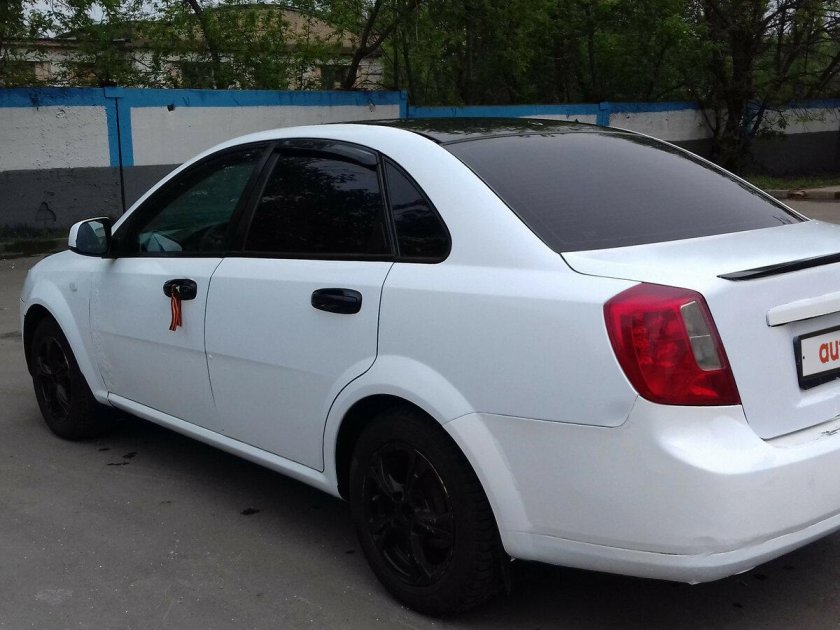Шевроле Лачетти седан белая