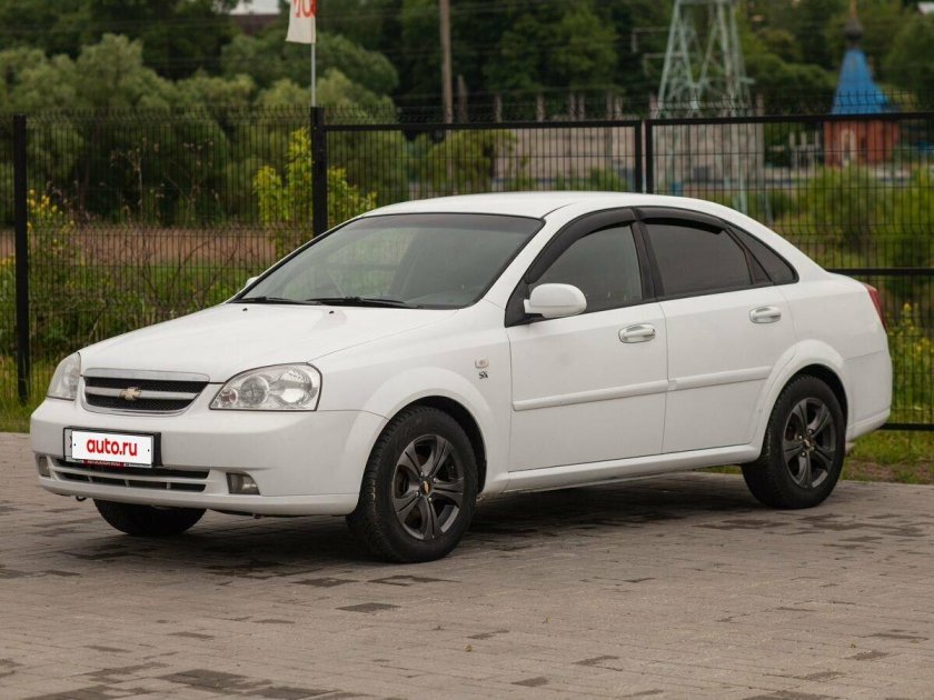 Шевроле лачетти седан белая