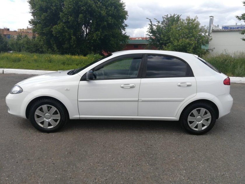 Chevrolet Lacetti White