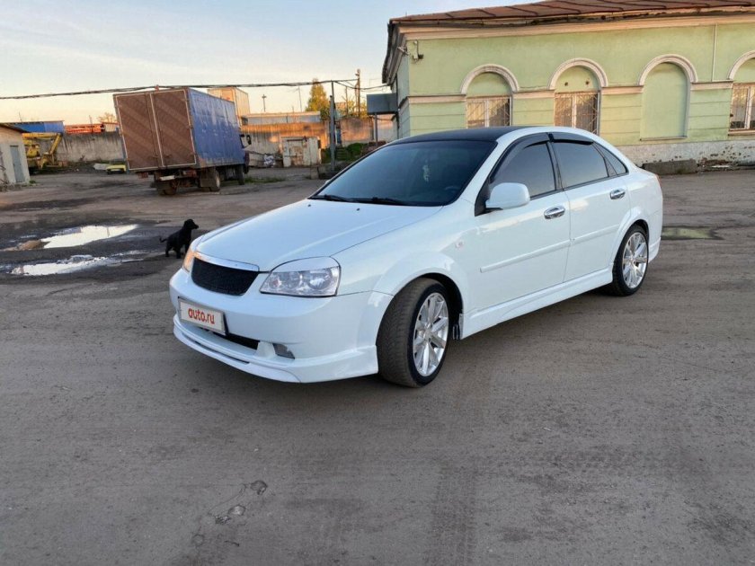Шевроле Лачетти седан белая