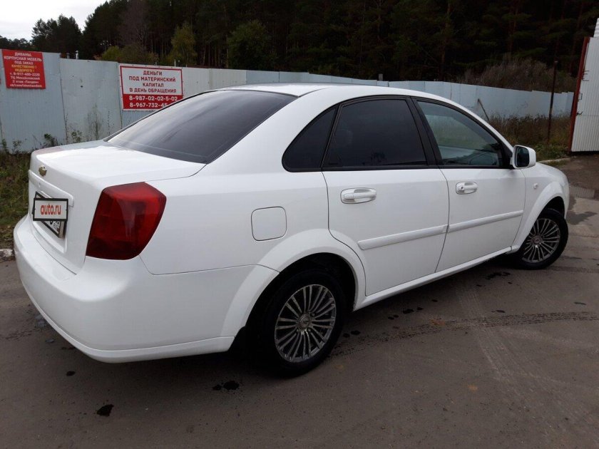 Шевроле Лачетти седан белая