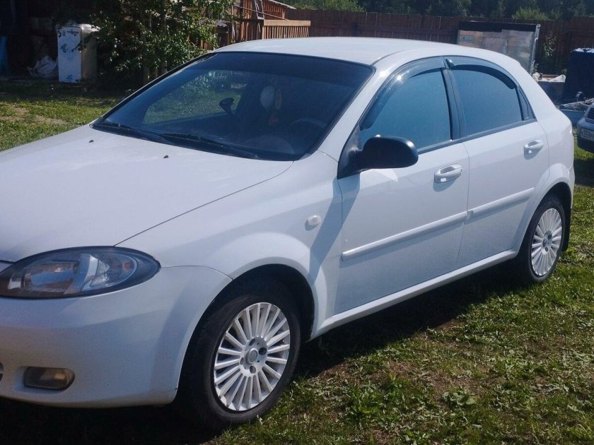 Шевроле лачетти хэтчбек белая 2011