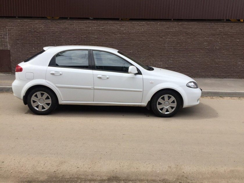 Шевроле Лачетти 2008 белая