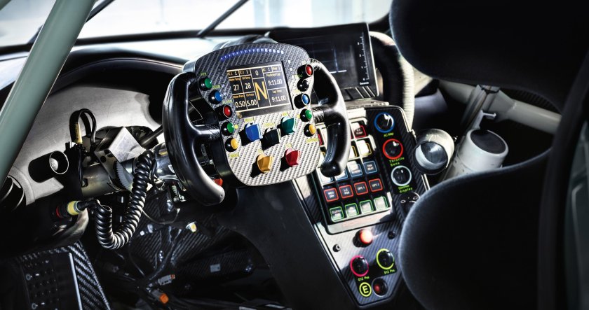 Porsche 911 RSR руль