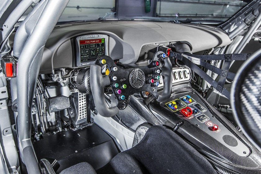 Mercedes AMG gt3 салон