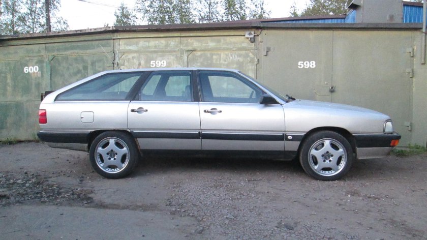 Ауди 200 универсал