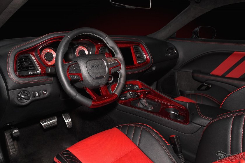 Dodge Challenger Hellcat 2020 салон