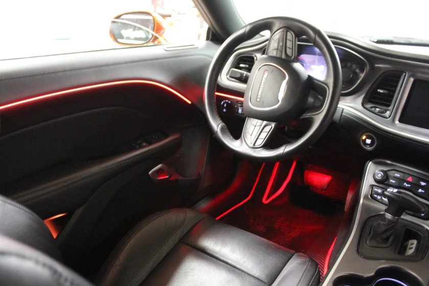 Салон додж челленджер