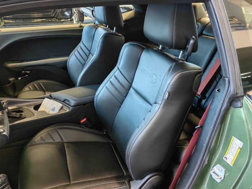 Додж челленджер салон перешитый