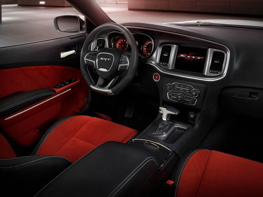Dodge Charger 2015 салон
