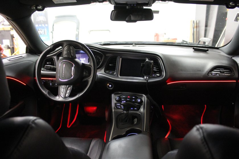 Dodge challenger салон