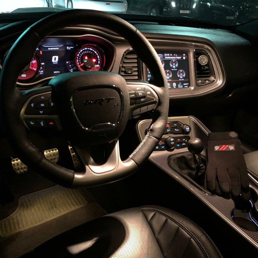 Dodge Challenger 2016 салон