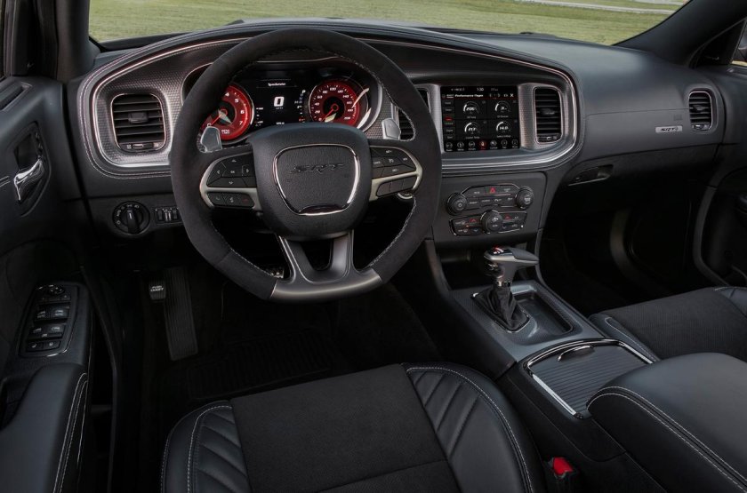 Dodge Charger 2015 салон