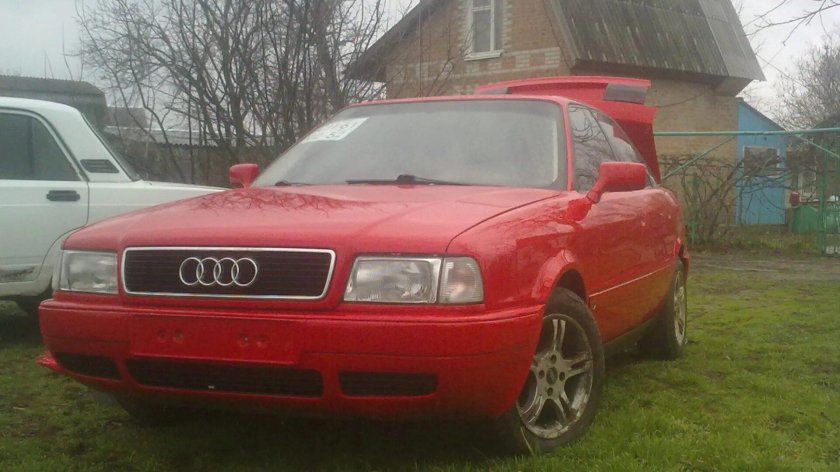 Audi 80 Red