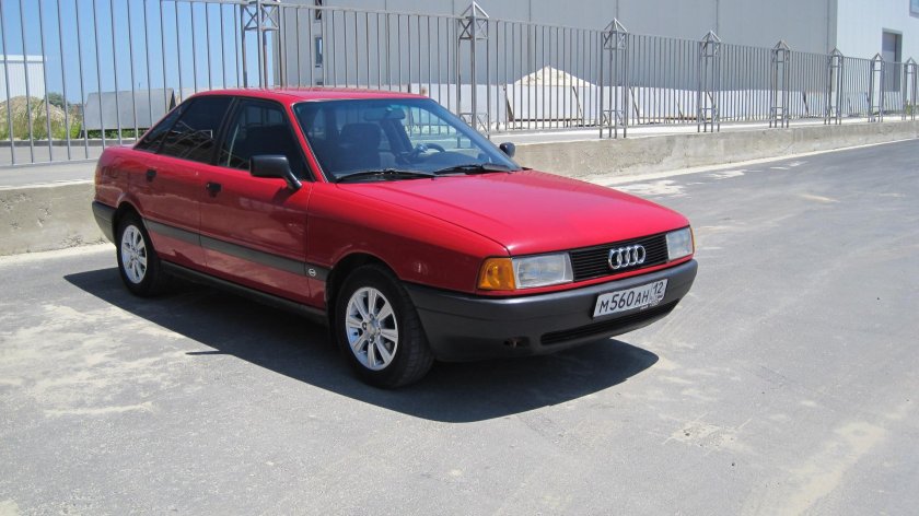 Ауди 80 б3 красная